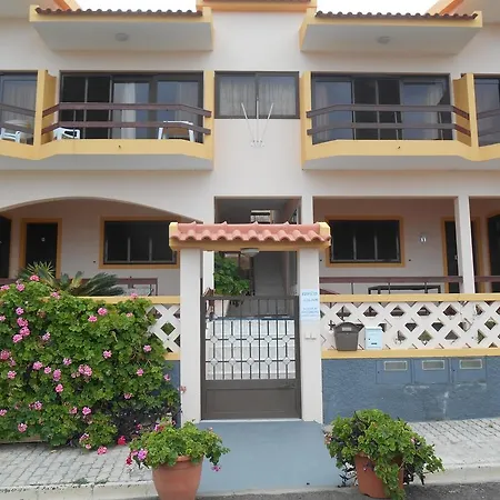 Colina Apartment *